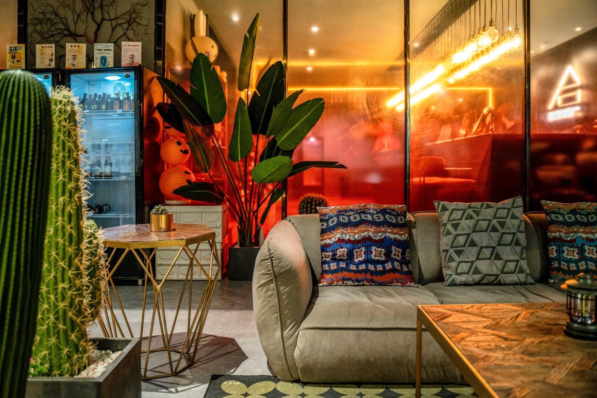 Hesu Designer Hotel & Suites -Near Xi'An Drum Tower And Yongning Gate -Free Laundry Luggage Storage -Kitty Cafe With Freshly Ground Coffee -24H Front Desk -English Service -Exclusive Subsidies For Dumpling Banquet & Show Εξωτερικό φωτογραφία