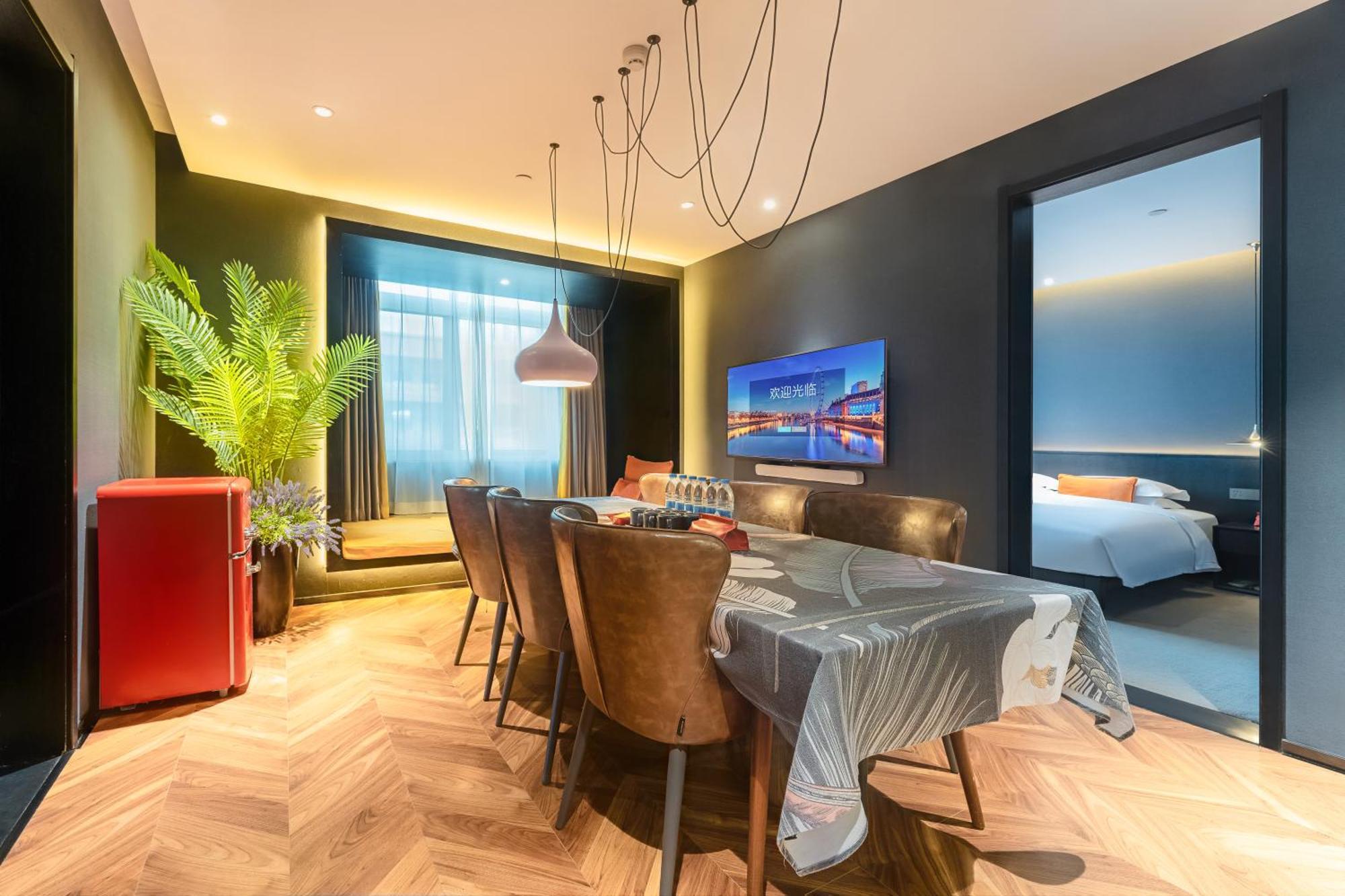 Hesu Designer Hotel & Suites -Near Xi'An Drum Tower And Yongning Gate -Free Laundry Luggage Storage -Kitty Cafe With Freshly Ground Coffee -24H Front Desk -English Service -Exclusive Subsidies For Dumpling Banquet & Show Εξωτερικό φωτογραφία